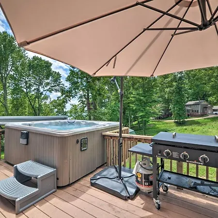 Lakefront Rest-Ashored Home With Private Dock!